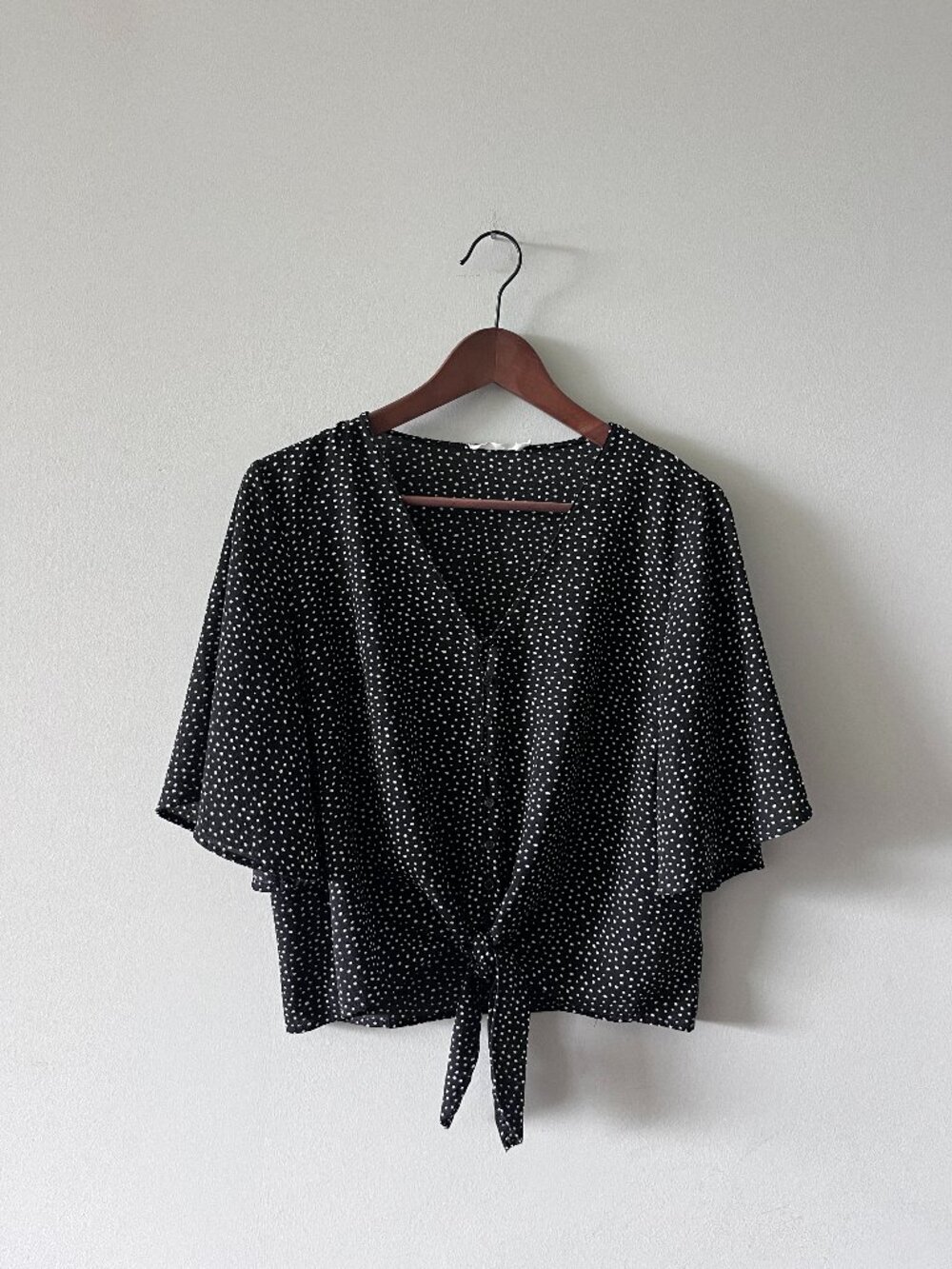 Lush Black and White Flutter Sleeve Blouse - M